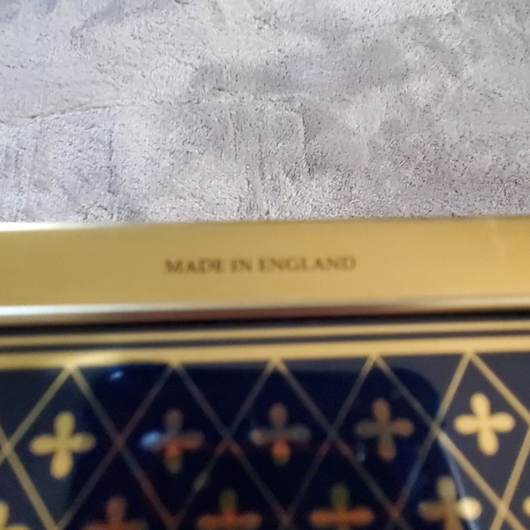 M.J. Hummel Tin - Picture 4 of 5